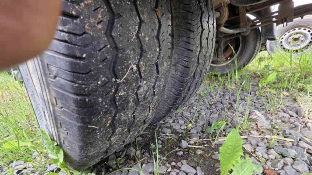 3.5t 6míst tupláky 3.4x2m valník tažné 96kW 2.5D Nissan - foto 5