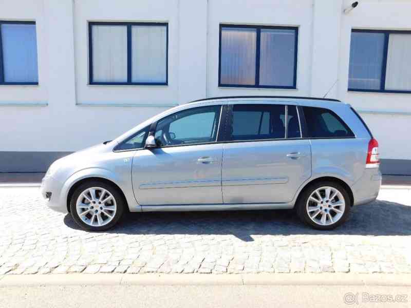 Opel Zafira 1,9   CDTi,,7 míst,,tažné zařízení,, - foto 18