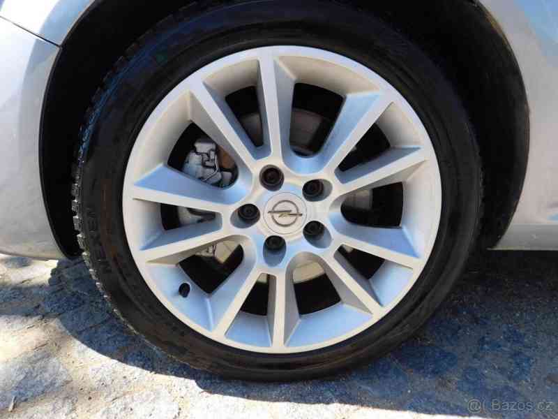 Opel Zafira 1,9   CDTi,,7 míst,,tažné zařízení,, - foto 11
