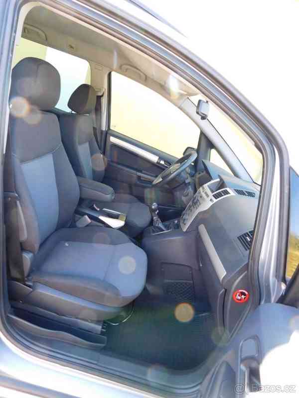 Opel Zafira 1,9   CDTi,,7 míst,,tažné zařízení,, - foto 2