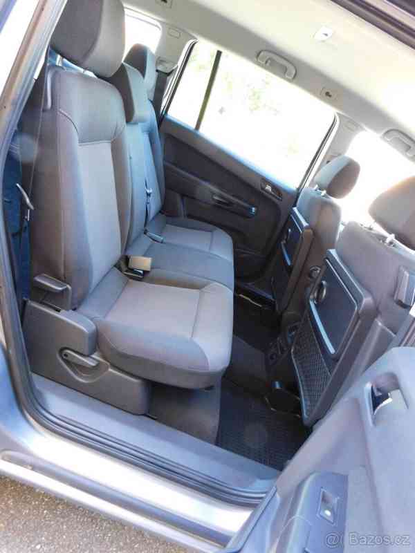 Opel Zafira 1,9   CDTi,,7 míst,,tažné zařízení,, - foto 15