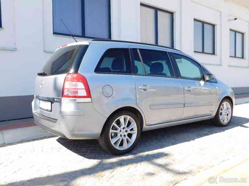 Opel Zafira 1,9   CDTi,,7 míst,,tažné zařízení,, - foto 12