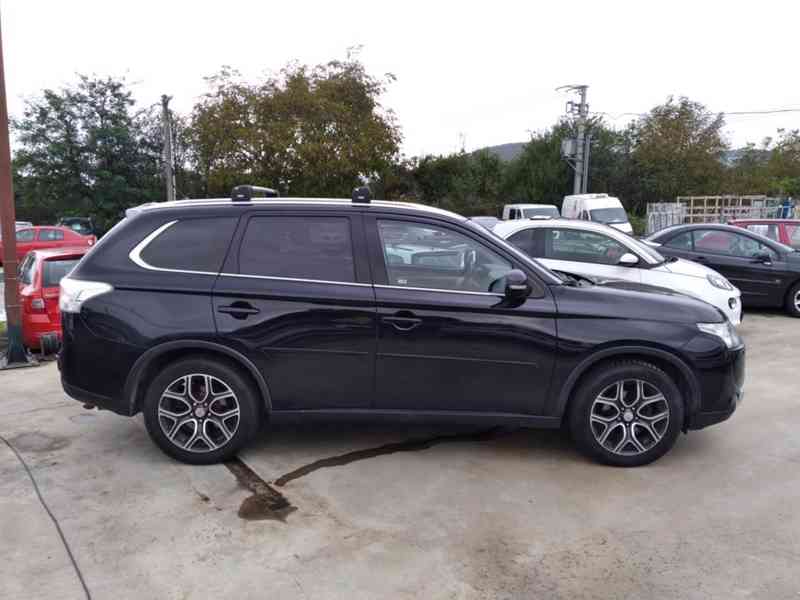 MITSUBISHI OUTLANDER 2.2 DI-D 4x4 AT IN STYLE 1.MAJITEL,ČR - foto 5