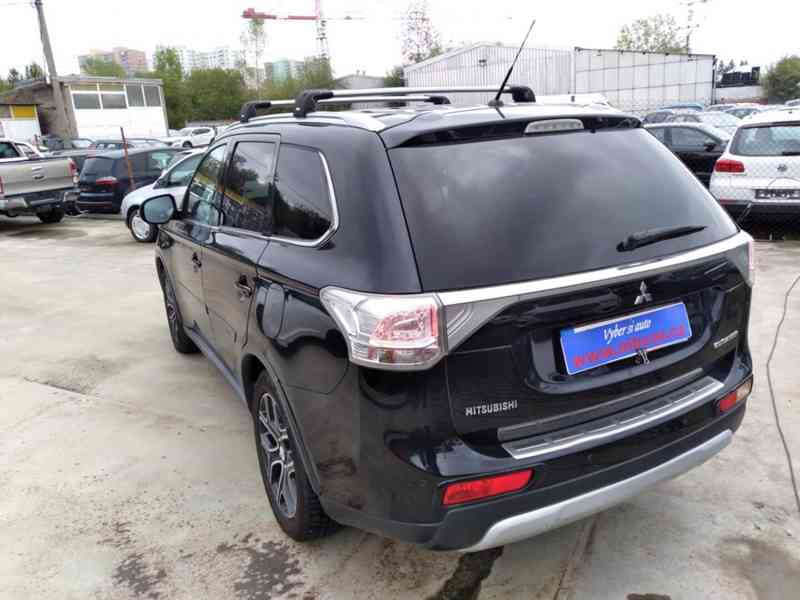 MITSUBISHI OUTLANDER 2.2 DI-D 4x4 AT IN STYLE 1.MAJITEL,ČR - foto 8