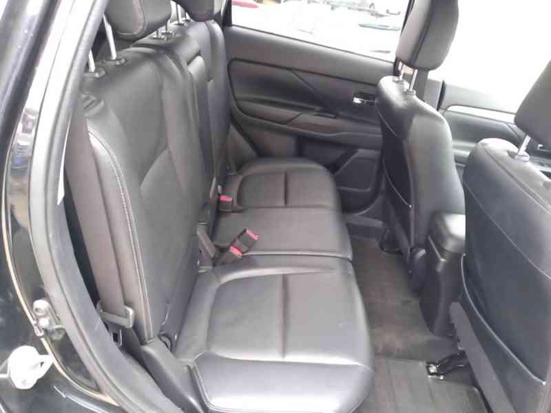 MITSUBISHI OUTLANDER 2.2 DI-D 4x4 AT IN STYLE 1.MAJITEL,ČR - foto 10