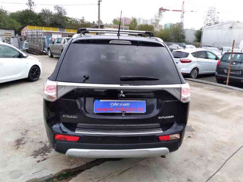 MITSUBISHI OUTLANDER 2.2 DI-D 4x4 AT IN STYLE 1.MAJITEL,ČR - foto 7