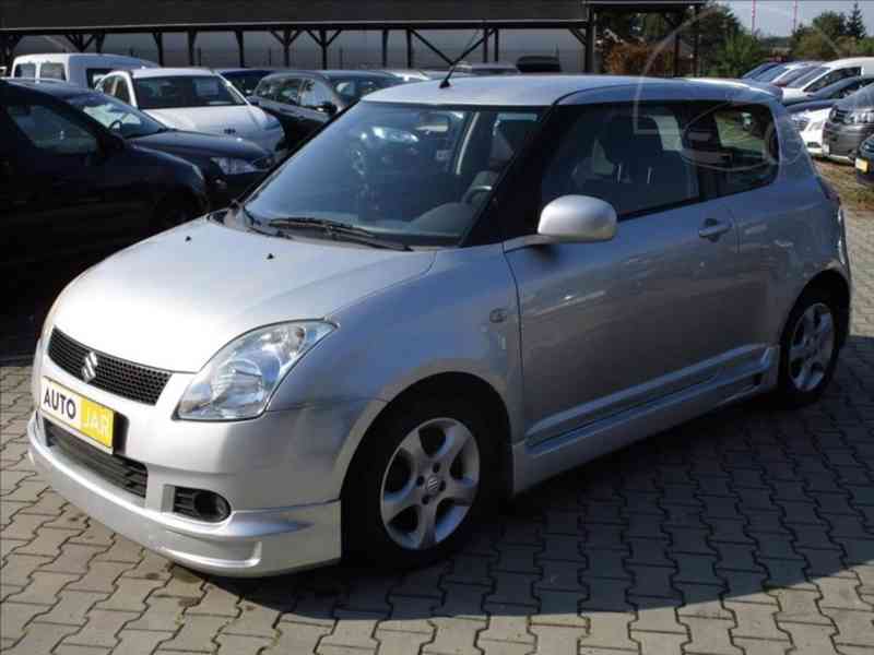 Suzuki Swift 1,3 i COMFORT - foto 2