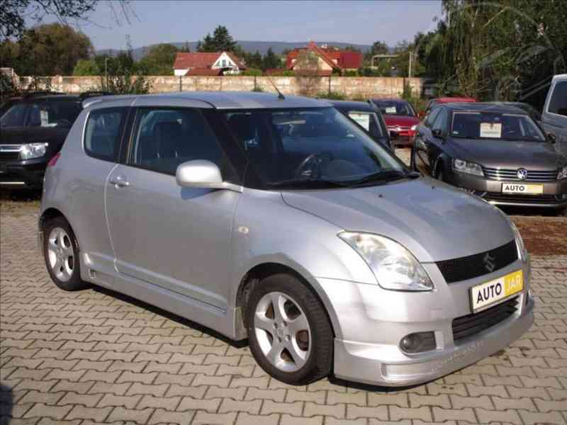 Suzuki Swift 1,3 i COMFORT - foto 1