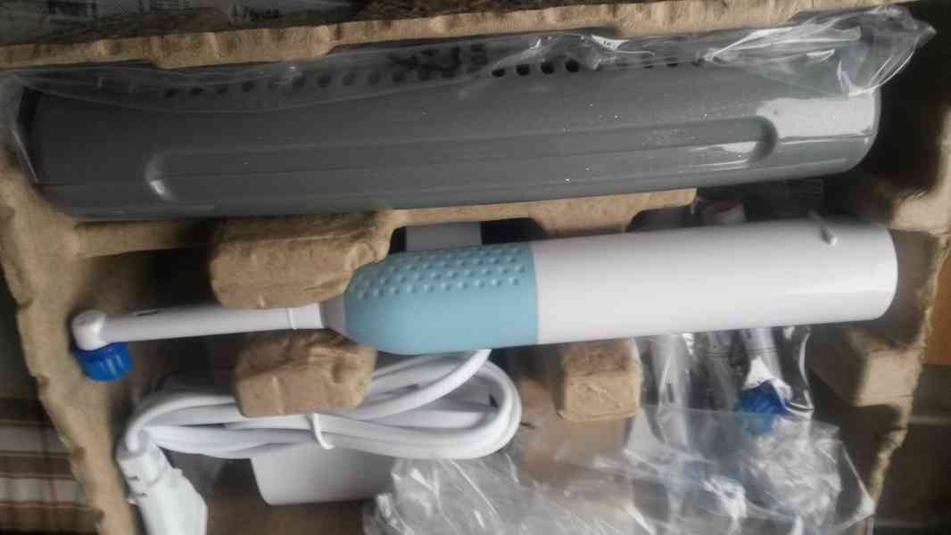 Prodám zubní kartáček elektrický Nevodent. - foto 2