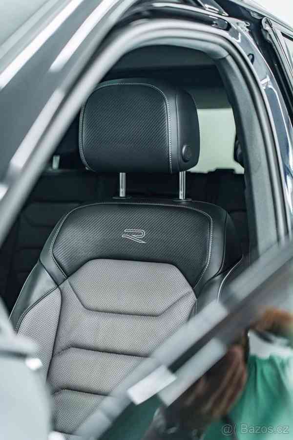 Volkswagen Touareg 3,0   TDi R Line BLACK STYLE MAX VÝB - foto 18