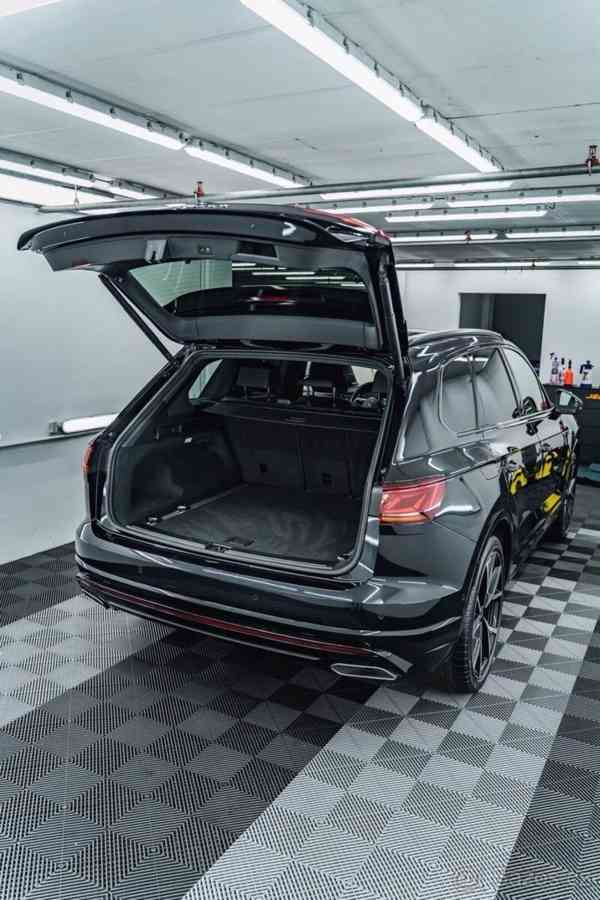 Volkswagen Touareg 3,0   TDi R Line BLACK STYLE MAX VÝB - foto 12