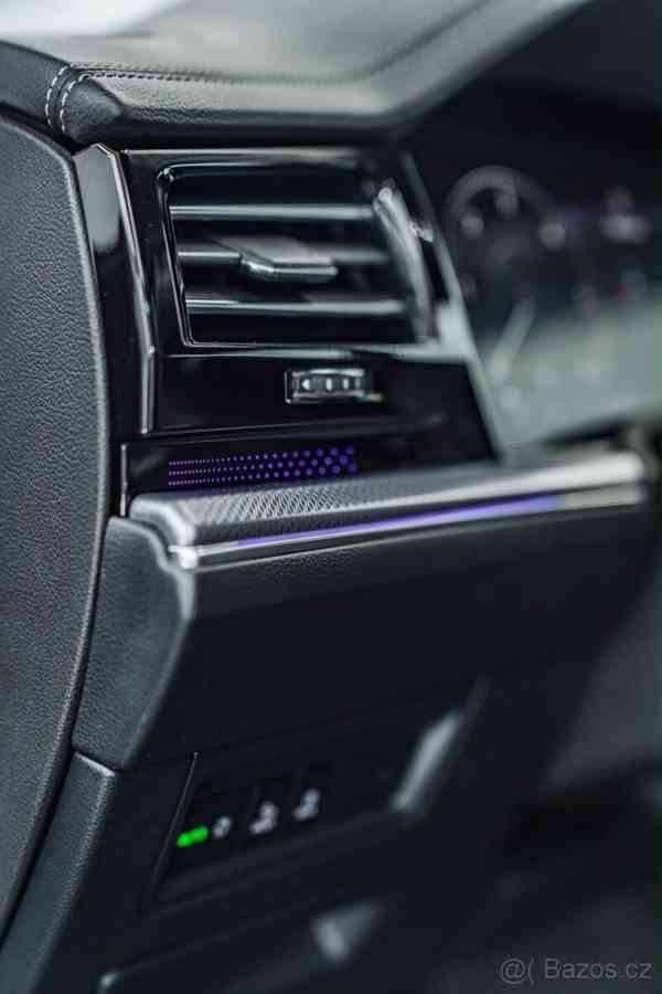 Volkswagen Touareg 3,0   TDi R Line BLACK STYLE MAX VÝB - foto 19
