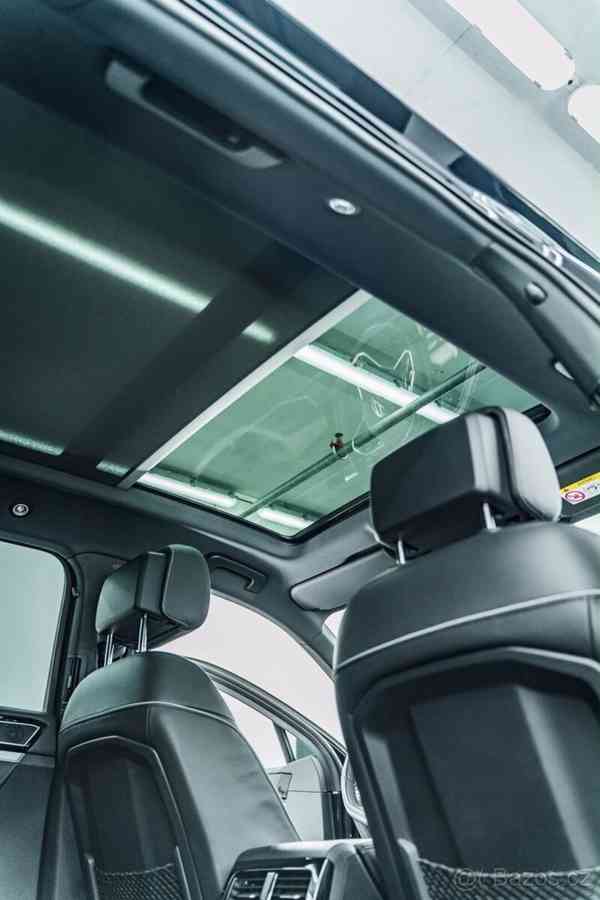 Volkswagen Touareg 3,0   TDi R Line BLACK STYLE MAX VÝB - foto 14