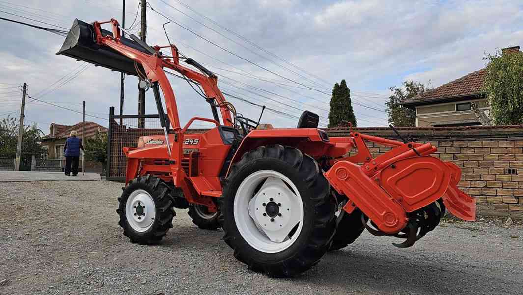 Kubota L1-245D - foto 2