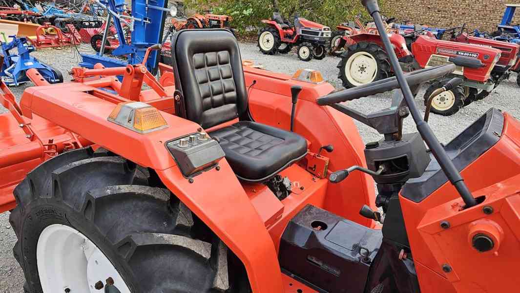 Kubota L1-245D - foto 8