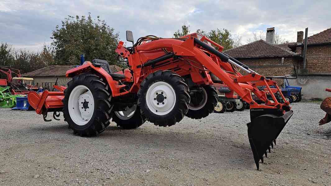 Kubota L1-245D - foto 9