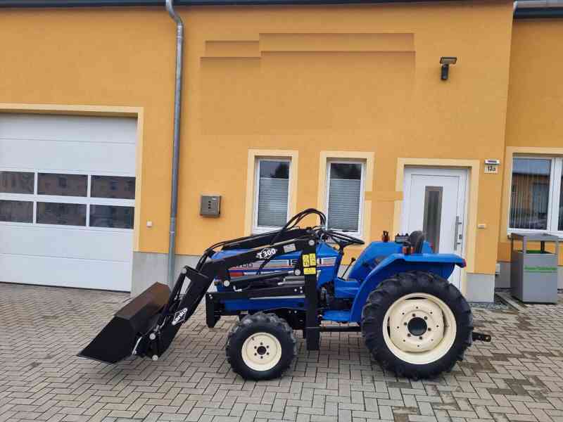 Malotraktor Iseki TU 1700 s čelním nakladačem - foto 5