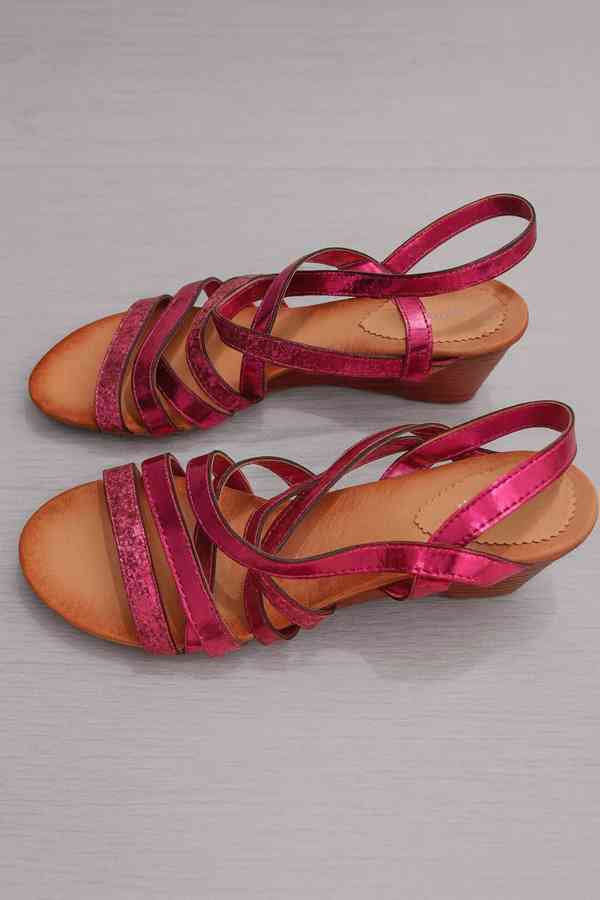 5 x luxusní sandály - foto 4