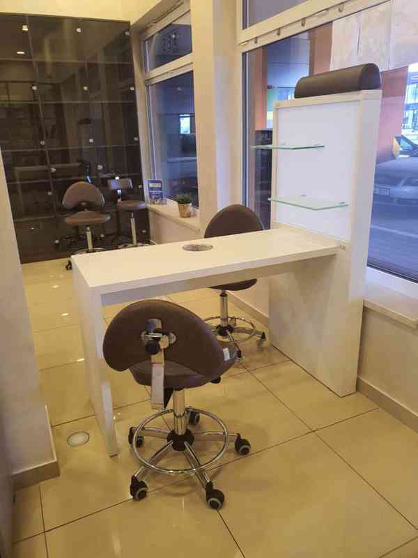 K pronájmu pracovní místa v plně vybaveném kosmetickém salon - foto 7