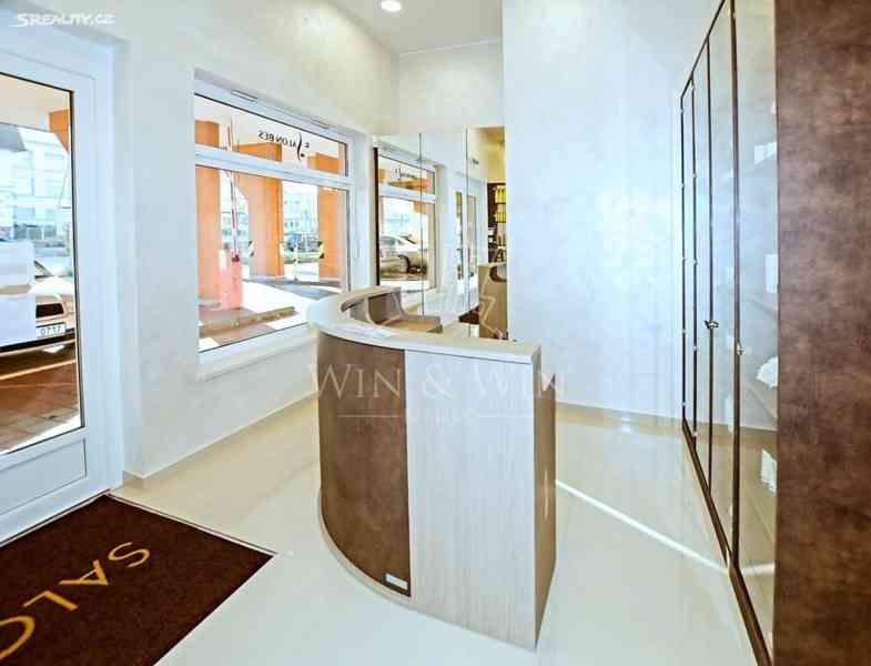 K pronájmu pracovní místa v plně vybaveném kosmetickém salon - foto 2