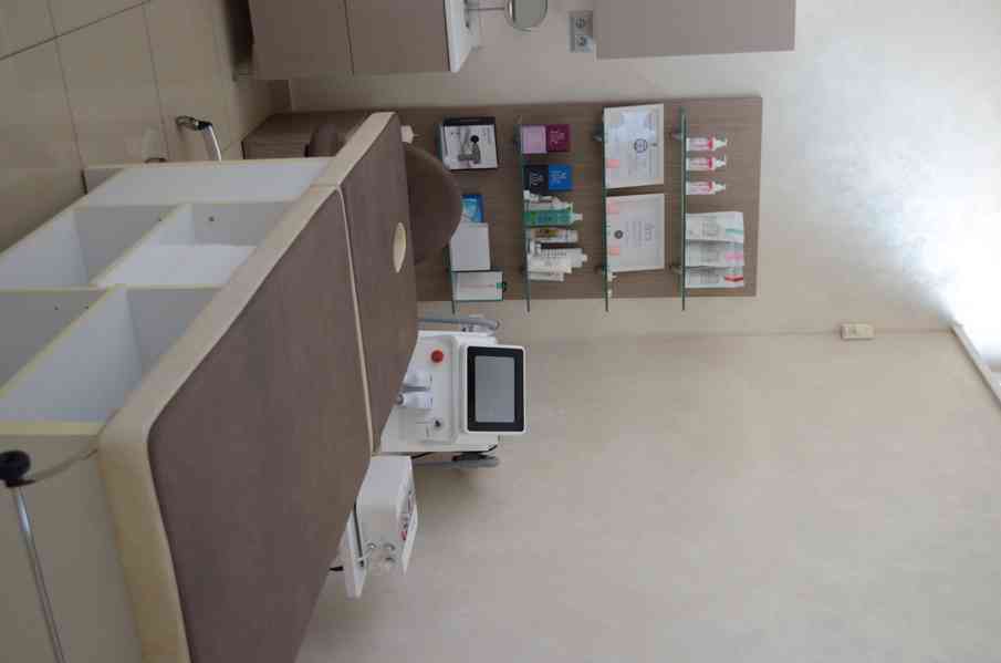 K pronájmu pracovní místa v plně vybaveném kosmetickém salon - foto 1