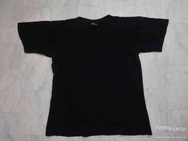 černé bavlněné tričko - foto 3