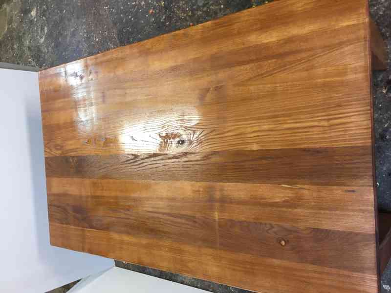 Masivní jídelní stůl - foto 4