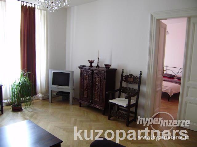 Pronájem bytu - krásný, zařízený byt 2+1, 82m2, s komorou, Praha 1 - Nové Město, ul. Biskupská - foto 12