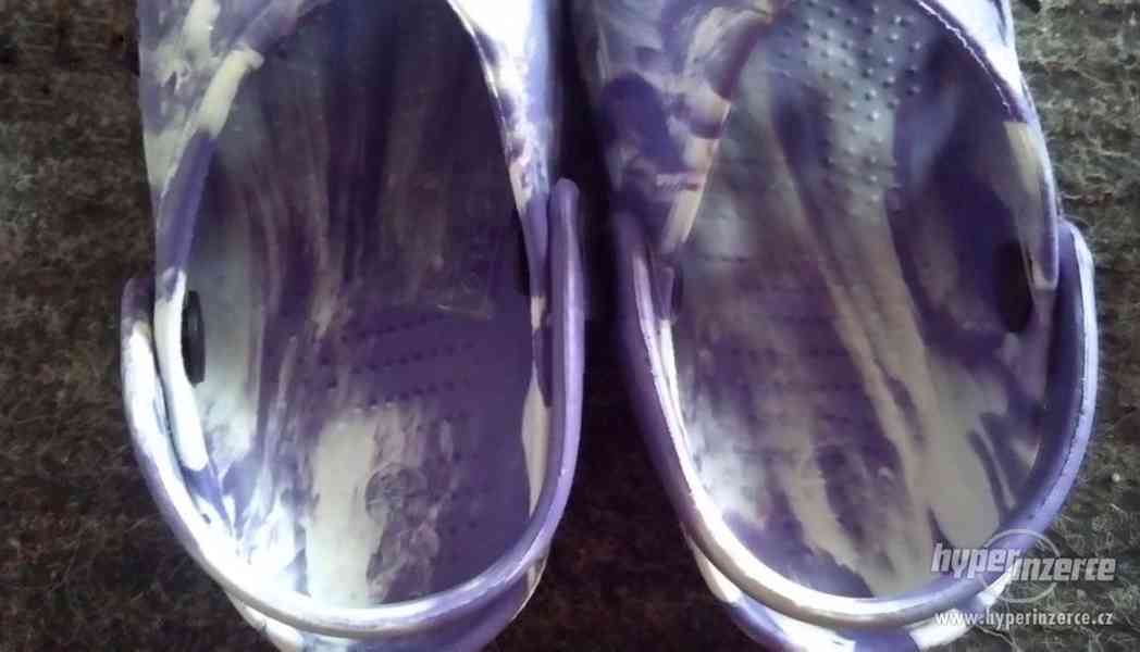 ÚPLNĚ NOVÉ pěnové/gumové boty, zdobené, vel. 29 - foto 4