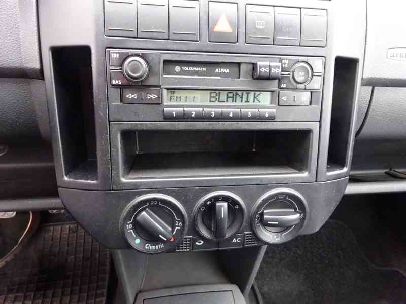 VW Polo 1.2i r.v.2003 (47 kw) STK:1/2025 - foto 8