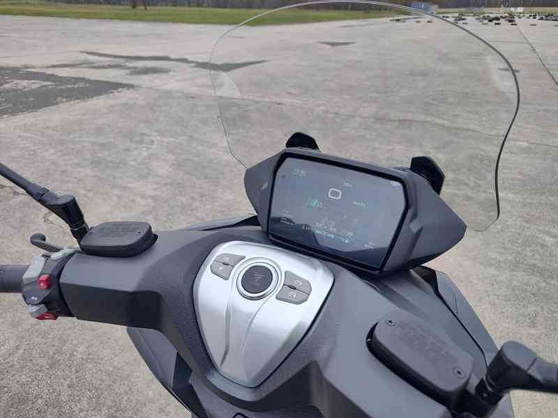 VOGE SR4 350i MAX, najeto 2000 km, bohatá výbava - foto 7