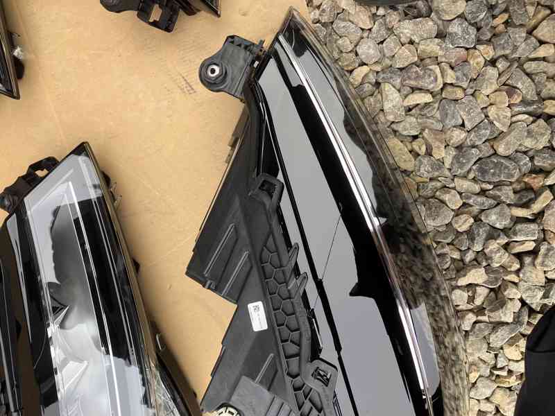 svetlo skoda superb iii 3 lift led prave leve - foto 7
