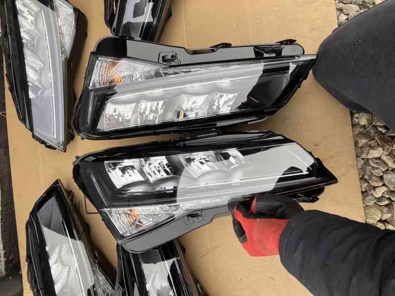svetlo skoda superb iii 3 lift led prave leve - foto 12