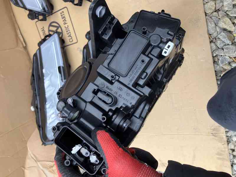 svetlo skoda superb iii 3 lift led prave leve - foto 10