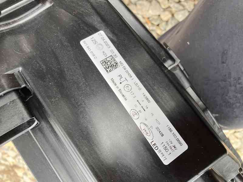 svetlo skoda superb iii 3 lift led prave leve - foto 8