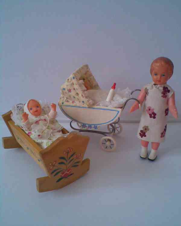 Retro panenky s kočárky - foto 3