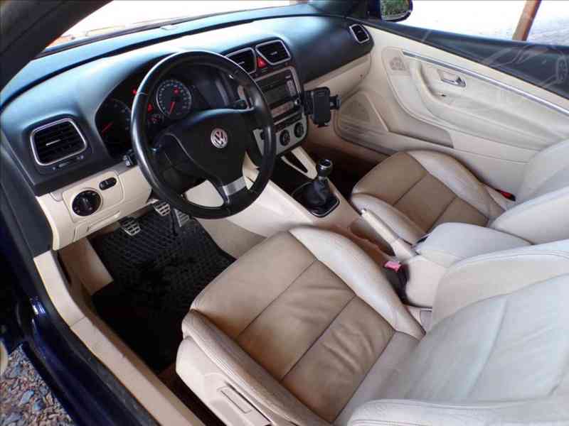 Volkswagen Eos 2,0 FSI - NOVÁ STK V CENĚ VOZU - foto 11