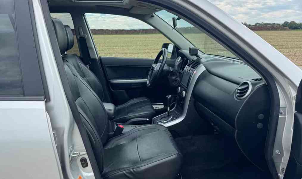 Suzuki Grand Vitara 3.2i 20J AUT benzín 171kw - foto 9