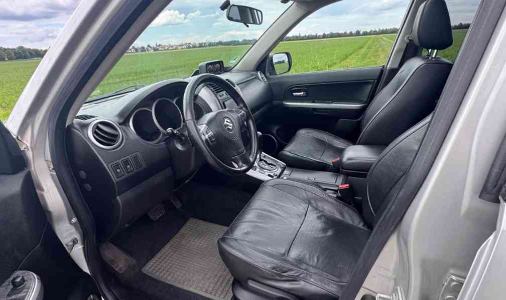 Suzuki Grand Vitara 3.2i 20J AUT benzín 171kw - foto 7