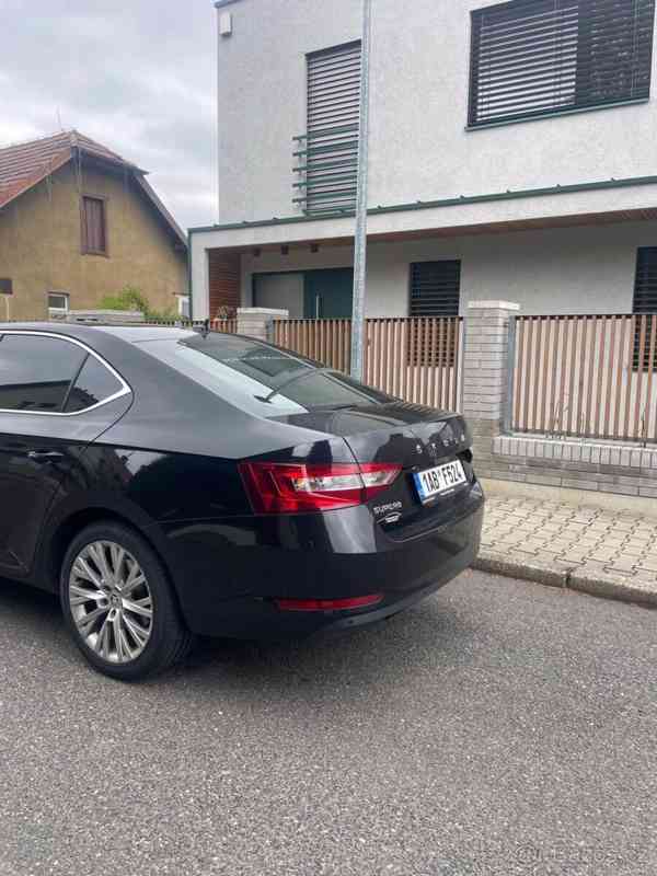Škoda Superb 2,0 - foto 11