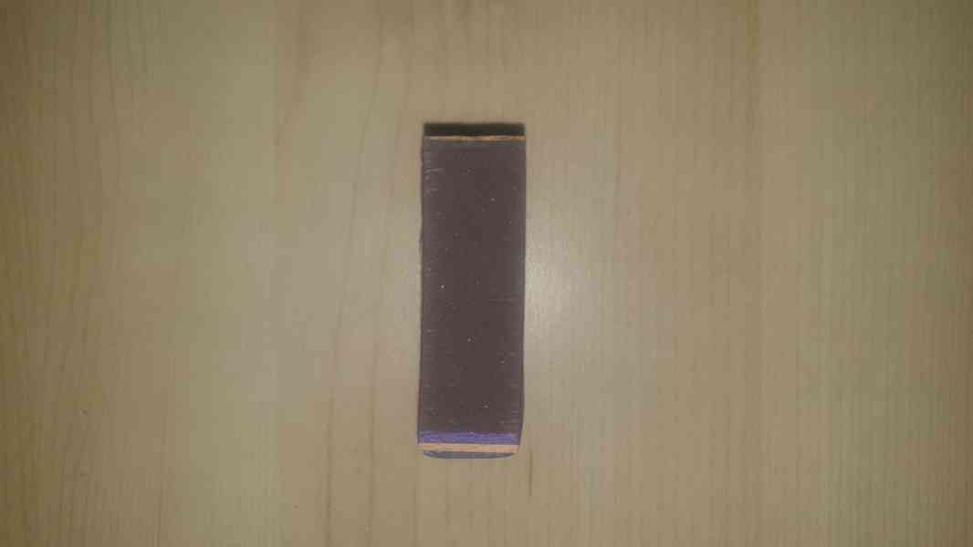 Stará dýhovaná krabička se zápalkami. - foto 3