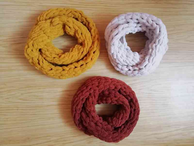 Měkký pletený nákrčník puffy (barva na přání)  - foto 1