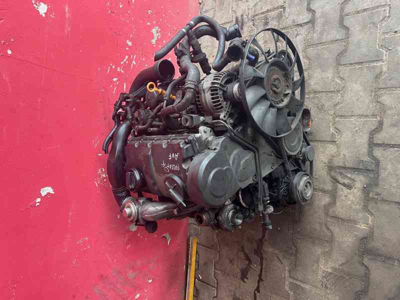 Motor 1,9TDI 96KW VW Passat typ AVF kompletní - foto 1