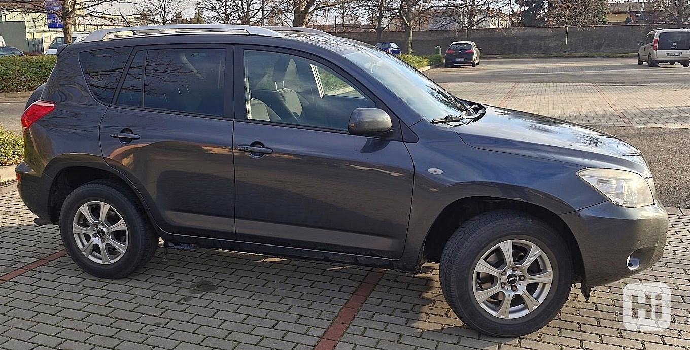 TOYOTA RAV4 - foto 1