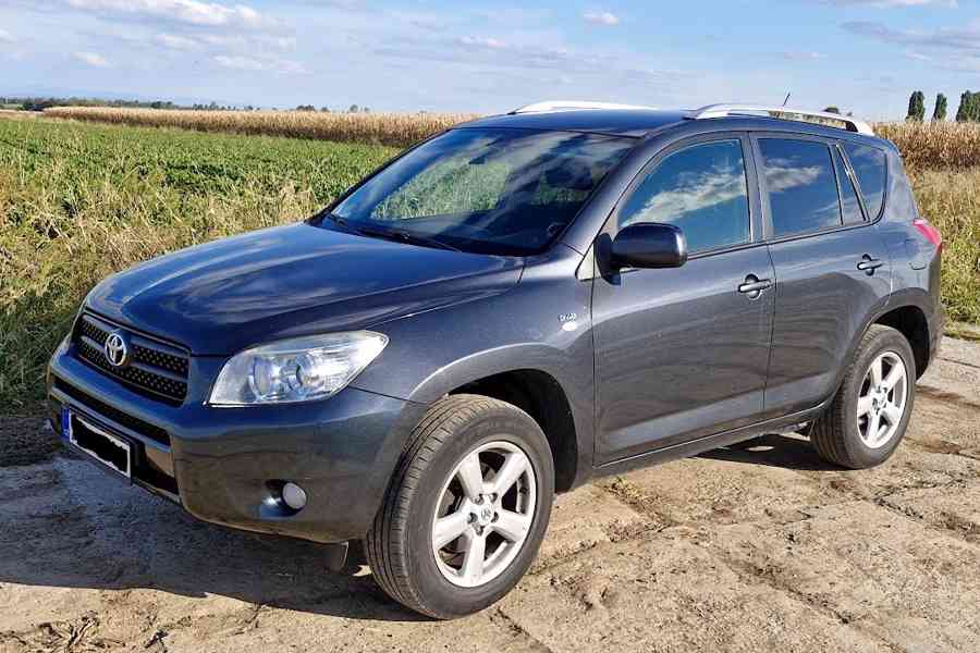 TOYOTA RAV4 - foto 5