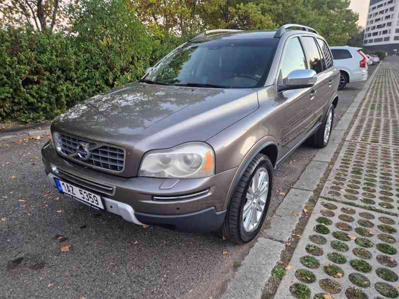 Volvo XC90 2,4   D5 Executive 2011, 7 míst, aut - foto 2
