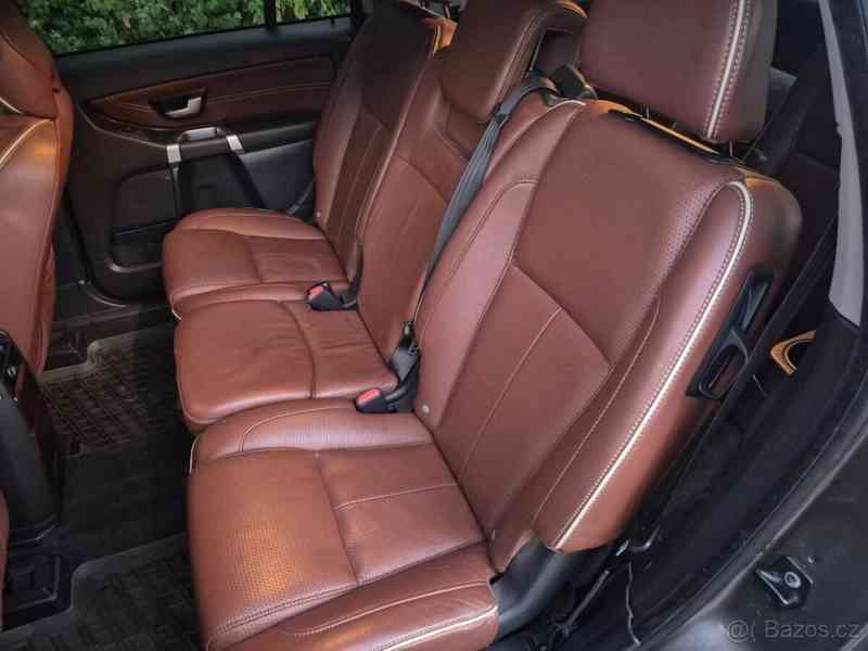 Volvo XC90 2,4   D5 Executive 2011, 7 míst, aut - foto 12