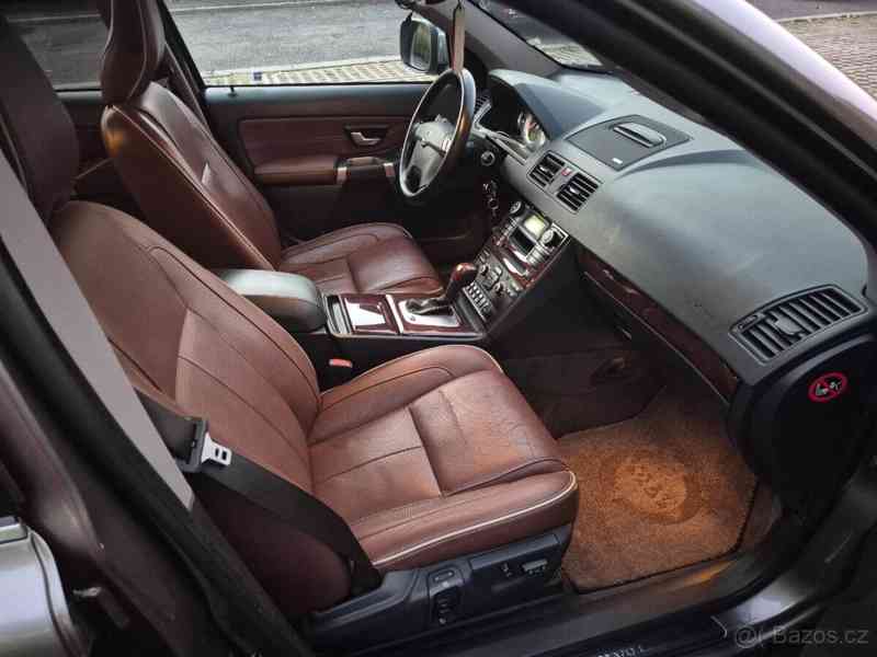 Volvo XC90 2,4   D5 Executive 2011, 7 míst, aut - foto 6