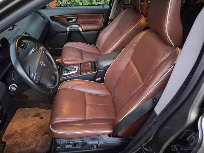 Volvo XC90 2,4   D5 Executive 2011, 7 míst, aut - foto 10