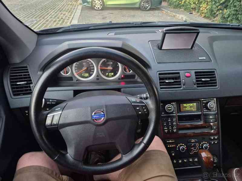 Volvo XC90 2,4   D5 Executive 2011, 7 míst, aut - foto 7